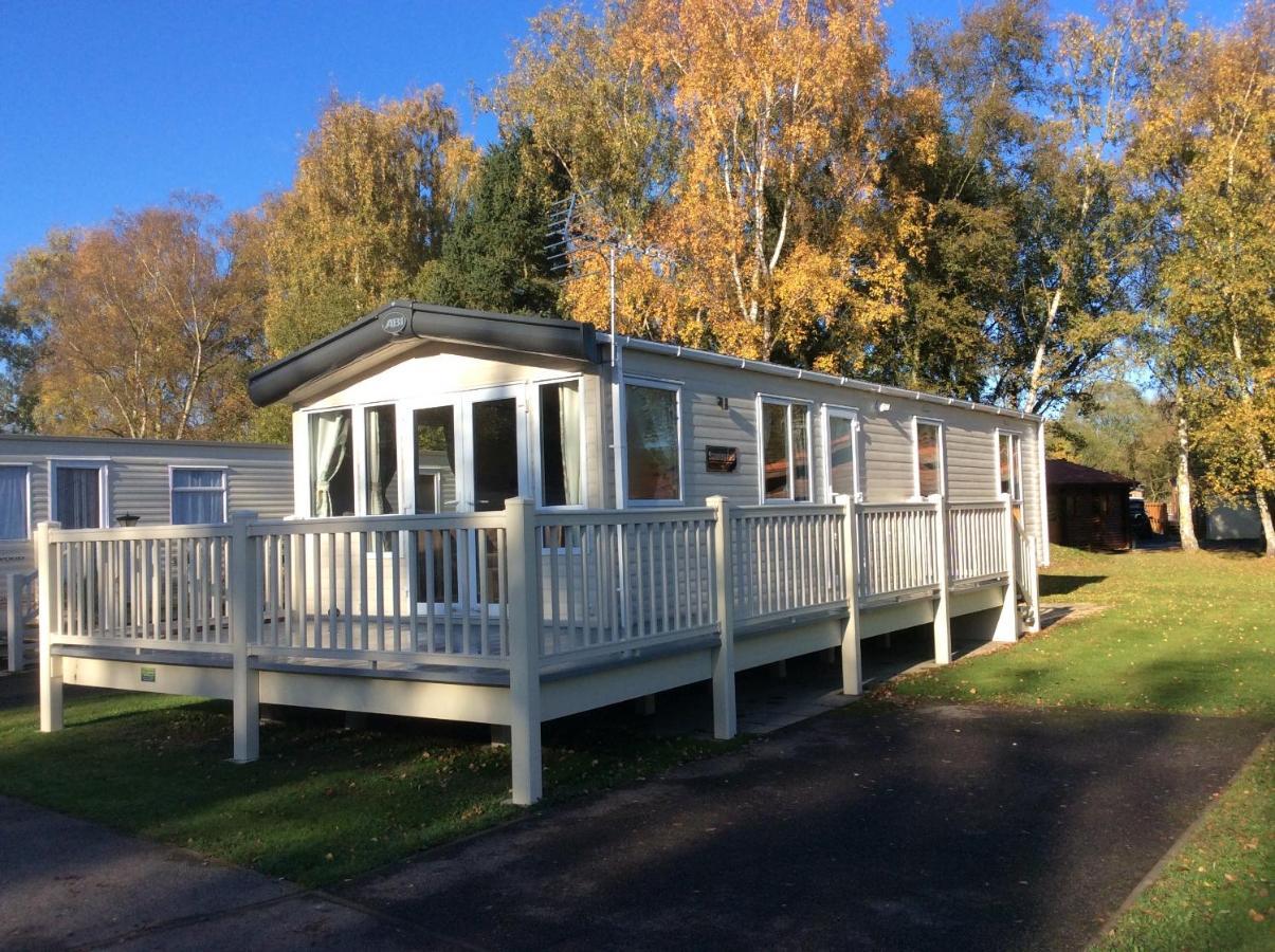 Tattershall Lakes Hotel Exterior photo